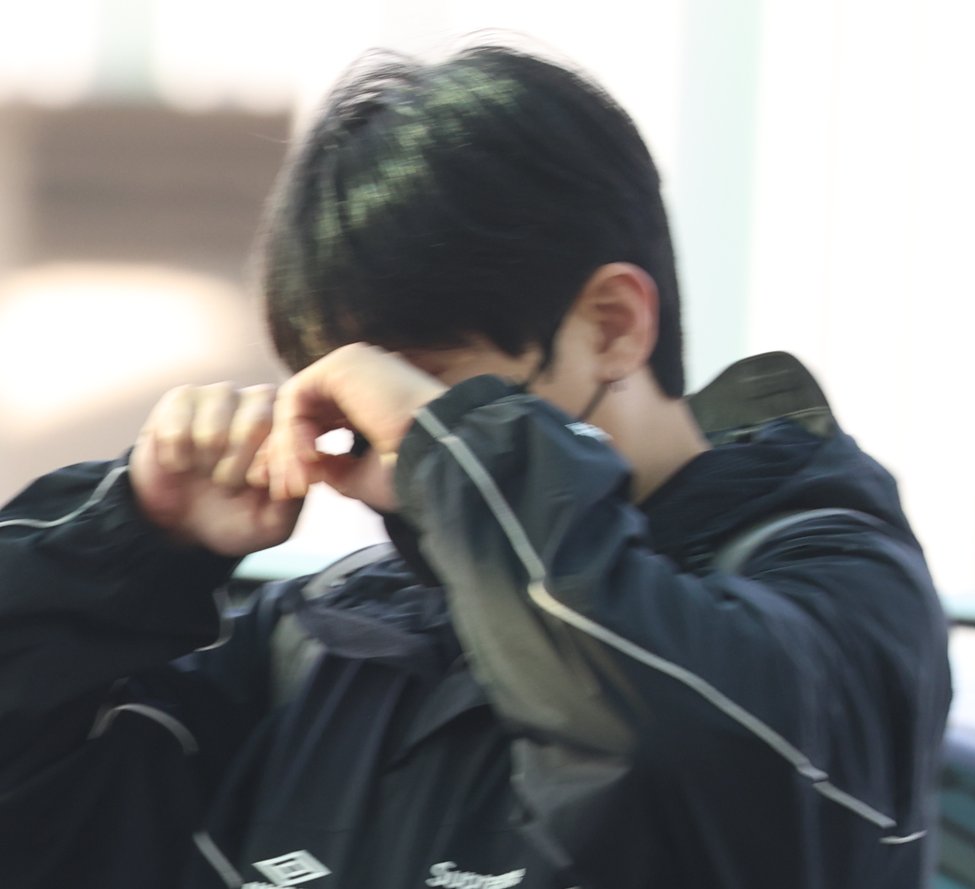 러뷰 tweet media