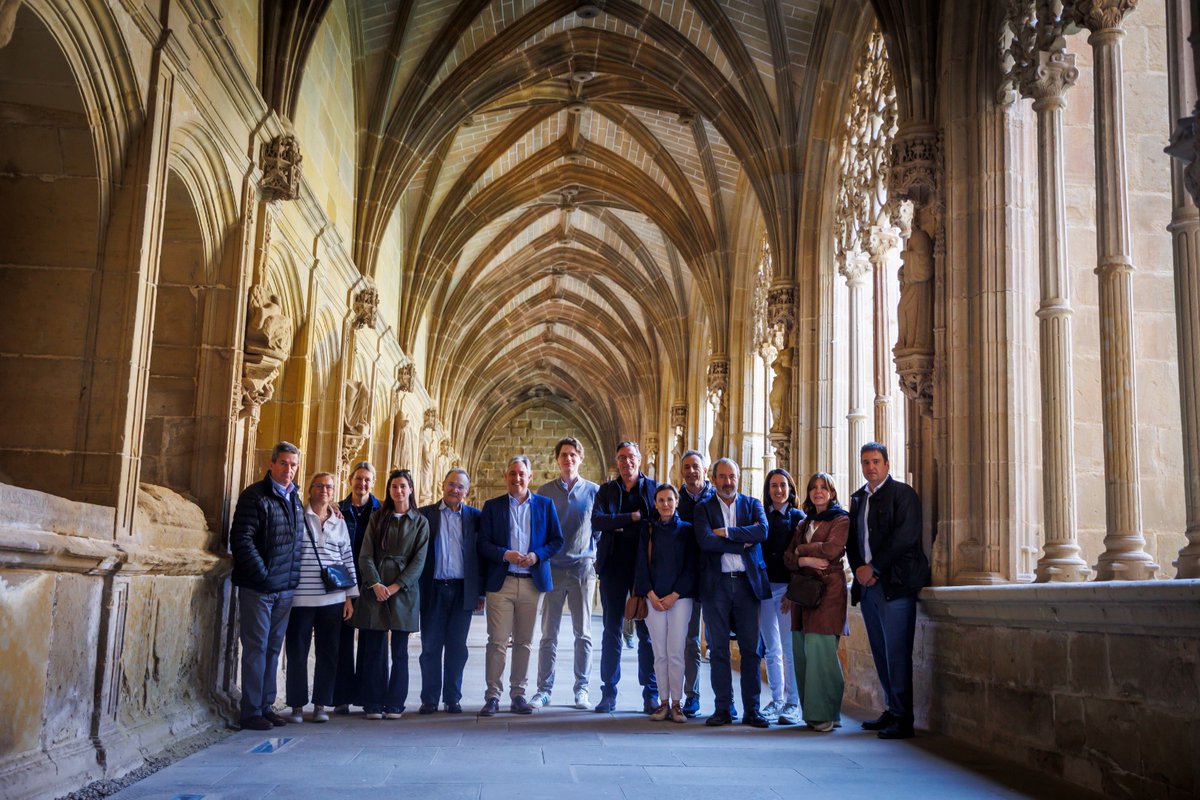 GrupoPROEDUCA's tweet photo. ✨ El Consejo de Administración de #Proeduca y @UNIRuniversidad, visitó el Monasterio de San Millán de Yuso, patrimonio de la Humanidad de @UNESCO_es, y el Monasterio de Santa María la Real de Nájera, acompañados del prior y el consejero de Cultura de @lariojaorg, @JLPerezPastor. https://t.co/4fR3n2Npsq