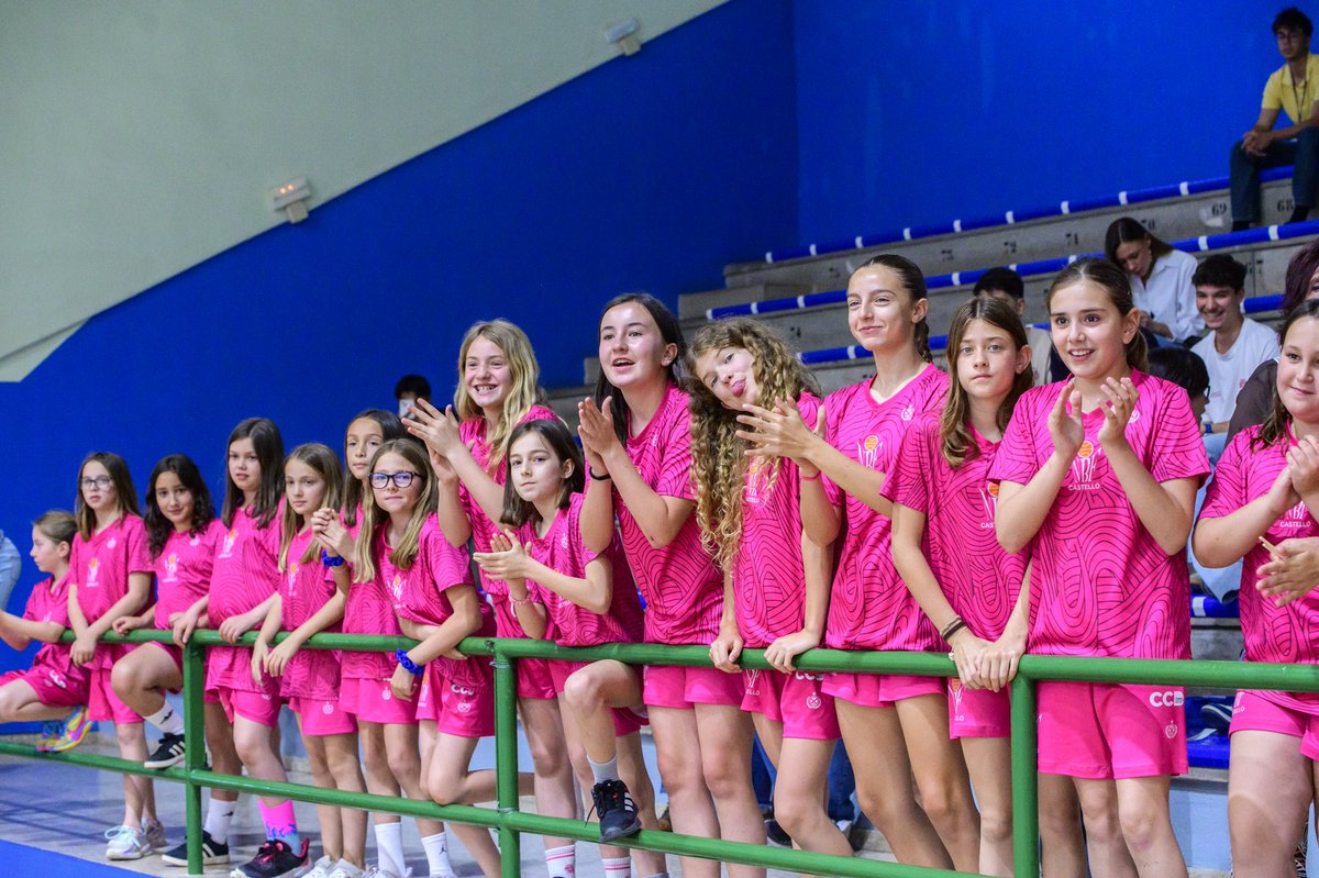 NBF_Castello's tweet photo. 👏🏽 El pasado sábado, durante el último partido de #LFChallenge en casa, rendimos homenaje a 𝗡𝗲𝗿𝗲𝗮 𝗠𝗮𝗴𝗲́𝗻 y 𝗚𝗼𝗼𝗱𝗻𝗲𝘀𝘀 𝗔𝘀𝗲𝗺𝗼𝘁𝗮 tras proclamarse 𝘀𝘂𝗯𝗰𝗮𝗺𝗽𝗲𝗼𝗻𝗮𝘀 𝗱𝗲 𝗘𝘀𝗽𝗮𝗻̃𝗮 con @fbcv_es en el Cto. de España Minibasket celebrado en Tarragona. https://t.co/7Bt8RE0Kuv
