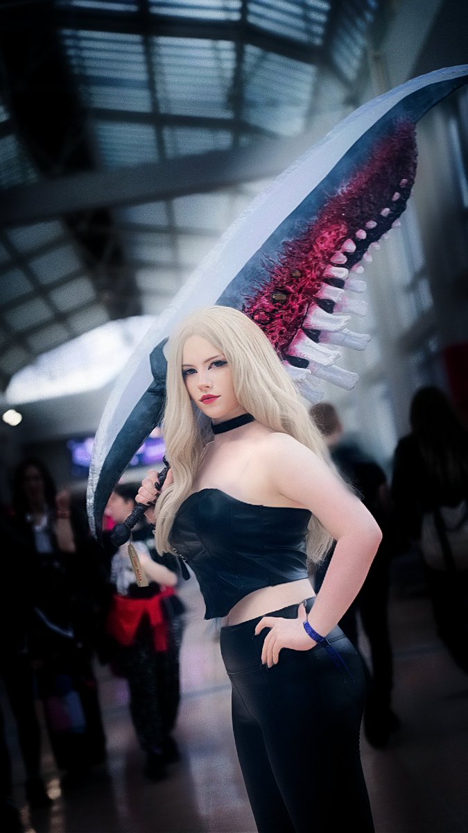 milkezaurus's tweet photo. Do i look like a demon to you? 

#devilmaycry #dmc #cosplaygirl #cosplay https://t.co/juRTkrTOBR