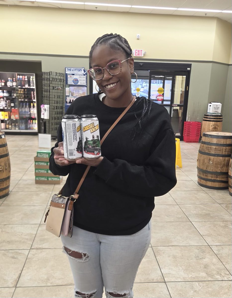 MunkyBrewing's tweet image. Big up to Liquors 44 Springfield in Springfield baby and all supporters! Thank you! The Munky Cometh. 🍻

✅ CensoredMunky.com for Our Beer, Beer Finder, Merch, Events, Contact, and more! 

#FreeSpeech #InsiderTrading #TuesdayMorning #CensoredMunkyCrew #Springfield