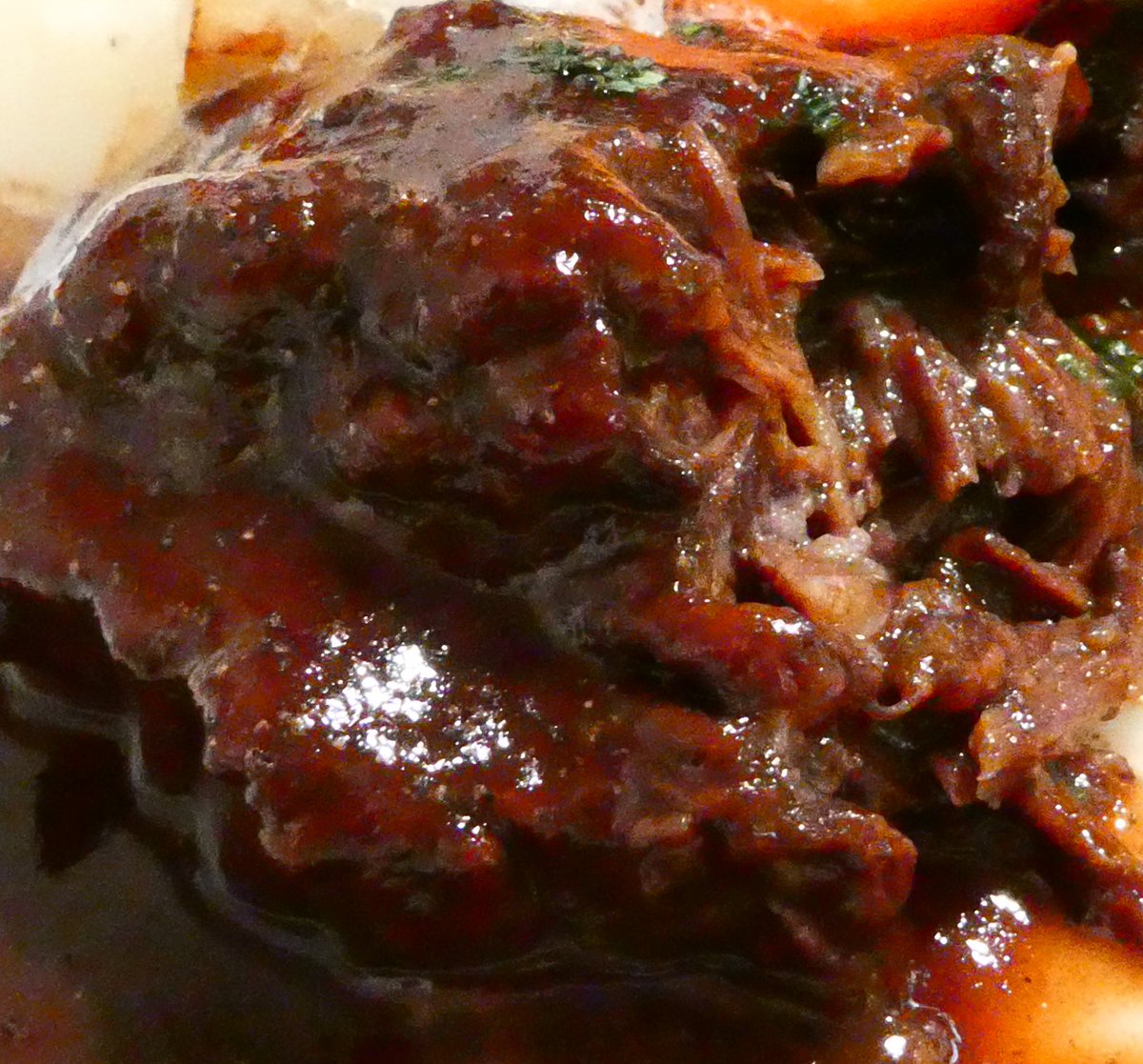 lanRn6nHTXd5t4y's tweet image. 〆は
牛ほほ肉赤ワイン煮込み
間違いない柔らかさと美味しさ😋
そして
少し日数は過ぎましたが
誕生日🎂をお祝いしてもらえました😭
今夜も
美味しく
楽しい夕餉♥️
ご馳走様でした
&amp;lt;(_ _)&amp;gt;
 #ルクロ
 #根津