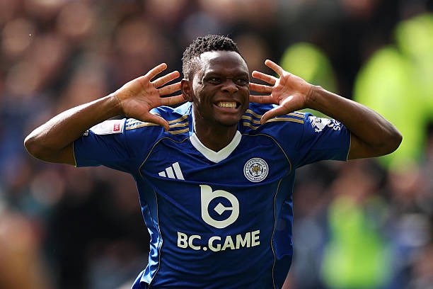 TheFoxes_BRASIL's tweet photo. De acordo com o @aspor, Patson Daka seria visto como substituto de Mauro Icardi no Galatasaray. Com alto custo mensal, o atacante não teria empecilhos de sair do Leicester, além do que, seu contrato está prestes à vencer. https://t.co/iwFotK37iP