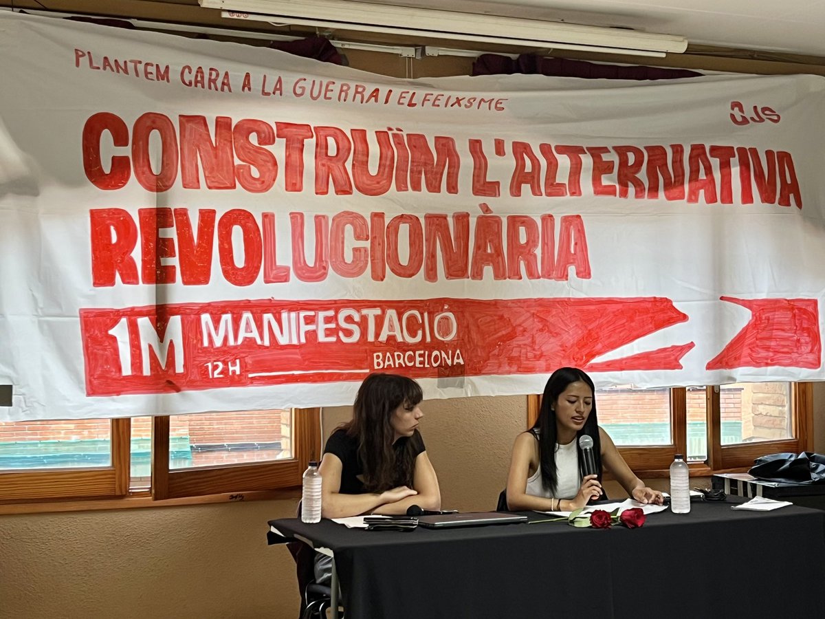 ojs_baixllo's tweet photo. Dissabte ens vam trobar al Patronat Cultura i Recreatiu de Cornellà per dur a terme l’acte previ a l’#1M, amb una xerrada sobre com fer front a la guerra i el feixisme i després un bingo musical. 

Ens trobem el pròxim 1 de maig a les 12h a la Plaça de Sants. https://t.co/EiQ17r1DkT