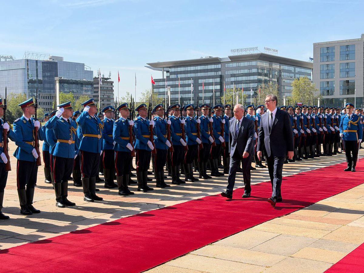 ParmelinG's tweet image. It is a great honour to be welcomed to #Serbia following an invitation to pay a state visit! With President Aleksandar Vučić @avucic, we reaffirmed the strong ties between our countries as we mark 110 years of bilateral relations 🇷🇸🤝🏻🇨🇭.