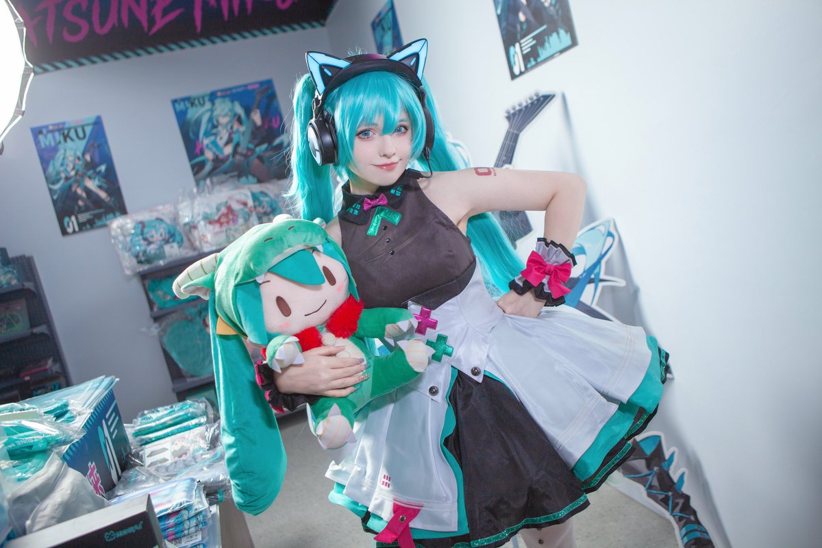 Saya Scarlet tweet media