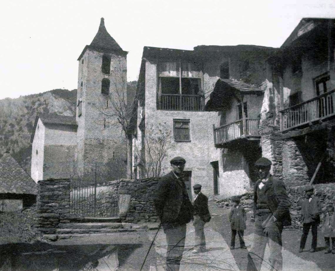 AndMedieval's tweet photo. Què són: Micro-governs medievals d'Andorra (inferiors a la parròquia) amb pressupost i terres propis.
Què fan: Gestionen boscos, pastures comunals i festes tradicionals des de la proximitat del poble.
On són: Encara funcionen activament a Ordino, la Massana i Sant Julià de Lòria. https://t.co/KlDnBo0uvV