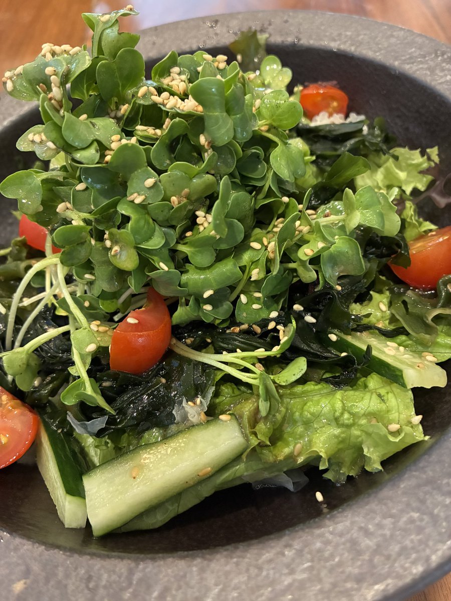 36Potato's tweet photo. ついに明日❗️
11:00〜
オーディション2ndステージWEST🌱
パワーをつけるため
先ほど、てげてげの
チョレギサラダと
れんこんつくねはさみ揚げ
ちくわの天むす
食べました🍙
オンラインチケットでも
観れるので
お時間あれば、ぜひ👀

https://t.co/Cnj1qzxYJe https://t.co/MNAwpQKtMd