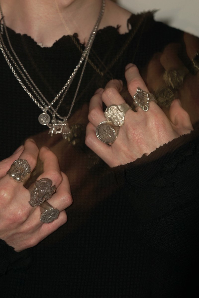 fuligo's tweet photo. IN OUT DESIGN EXHIBITION「PENETRATION」
会期：5/2（土）-5/31（日）
営業時間：12:00-20:00
店休日：毎週金曜日
作家在店予定日：9,10（土日両日）
※18歳未満入場不可

blog/https://t.co/69pbfZGsnZ https://t.co/6OzMFQtMth