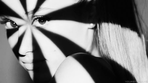 Ariana Grande Today ꕤ tweet media
