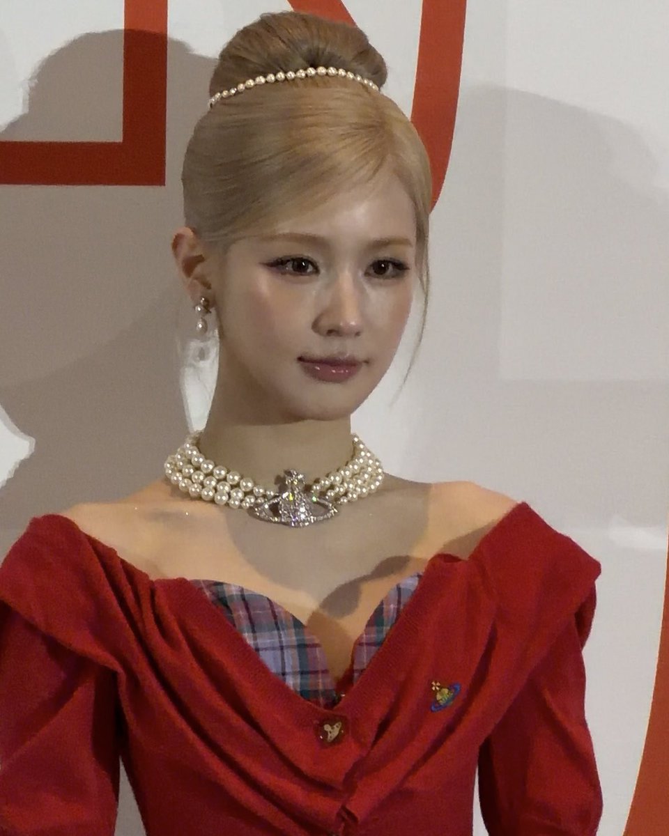 jjangmiyeon's tweet photo. MIYEON IS UNREAL https://t.co/h8ryeVd6Ug
