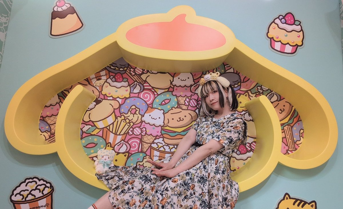 明日も早起きなのでそろそろ寝たほうがいい。
昨日の一番かわいいお写真これかも〜🥳
ポムポムダイナー、かわいくて美味しかった！いいぞ！