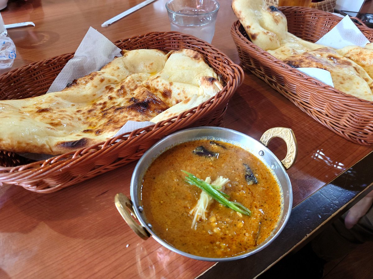 py61260381's tweet photo. ＃バンチャガル
星ヶ丘にあるカレー屋さん
日替わりランチ
なすのキーマカレー
ナンは、おかわりできるそうです
1枚でお腹いっぱいだったので、おかわり出来なかった
ドリンクついて1000円位
また行きたいなぁ https://t.co/KQj12sAYxg