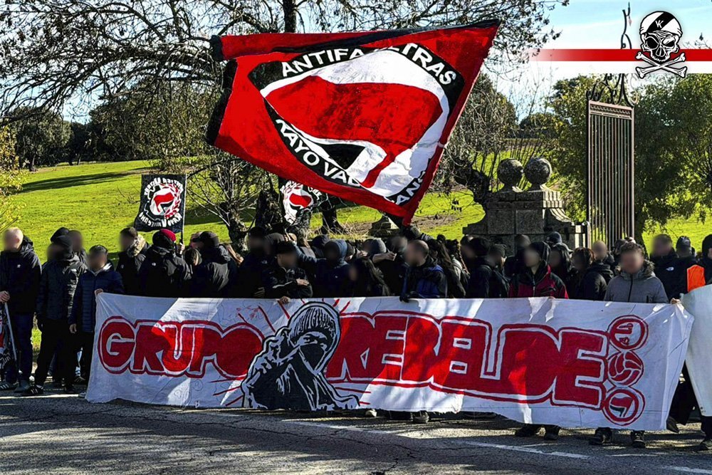 ultras_antifaa's tweet image. #Spain — Bukaneros, the anti-fascist supporters group of Rayo Vallecano, announced that it will organize solidarity events on Friday after the May Day demonstrations in support of striking education workers. The money raised from the events will be given to workers at educational