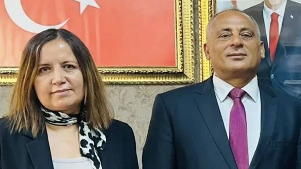 ⚠️ AKP’li Meclis Üyesi Gülizar Kaya’nın eşi Osman Kaya, müdürü olduğu huzurevinde yaşlıları soymuş!

“İlhan Dülkar isimli şahıs, geçirdiği trafik kazası sonrası felç ve %94 engelli kalınca ailesi tarafından Ankara’daki Elmadağ Huzurevi’ne yerleştirildi.

Dülkar, başlarda çok