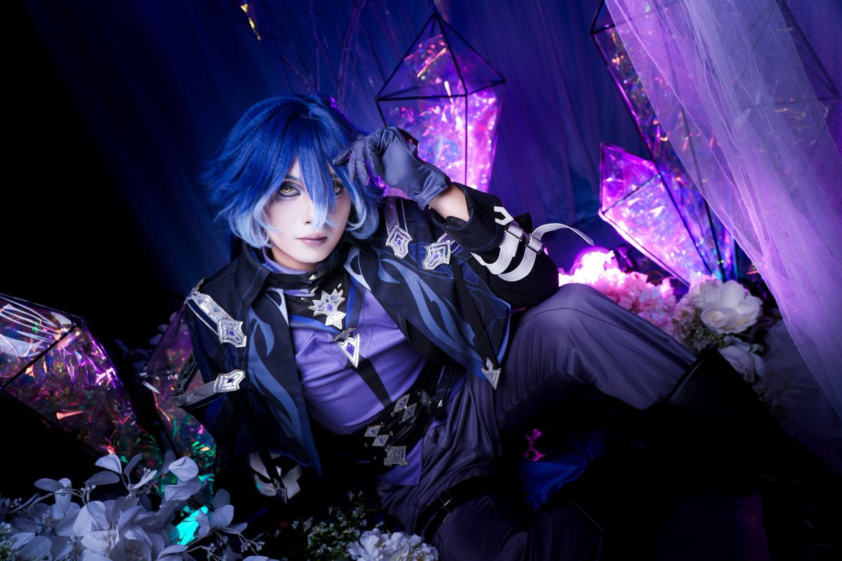 Chambaracosplay's tweet photo. 暗闇は怖いですか？

[Photosession]
📷: @xixter.cos
@kinokostudio_ 

#cosplay #flins #KyryllChudomirovichFlins #genshin #genshinimpact #genshinimpactcosplay #フリンズ #菲林斯 #原神 #chambaracosplay https://t.co/DBrmOcIdOH