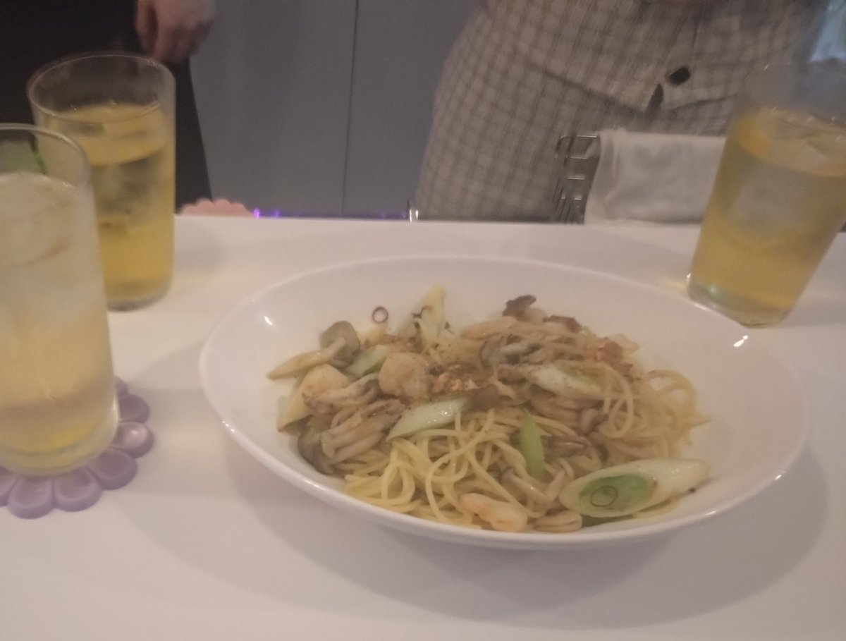 はる tweet media