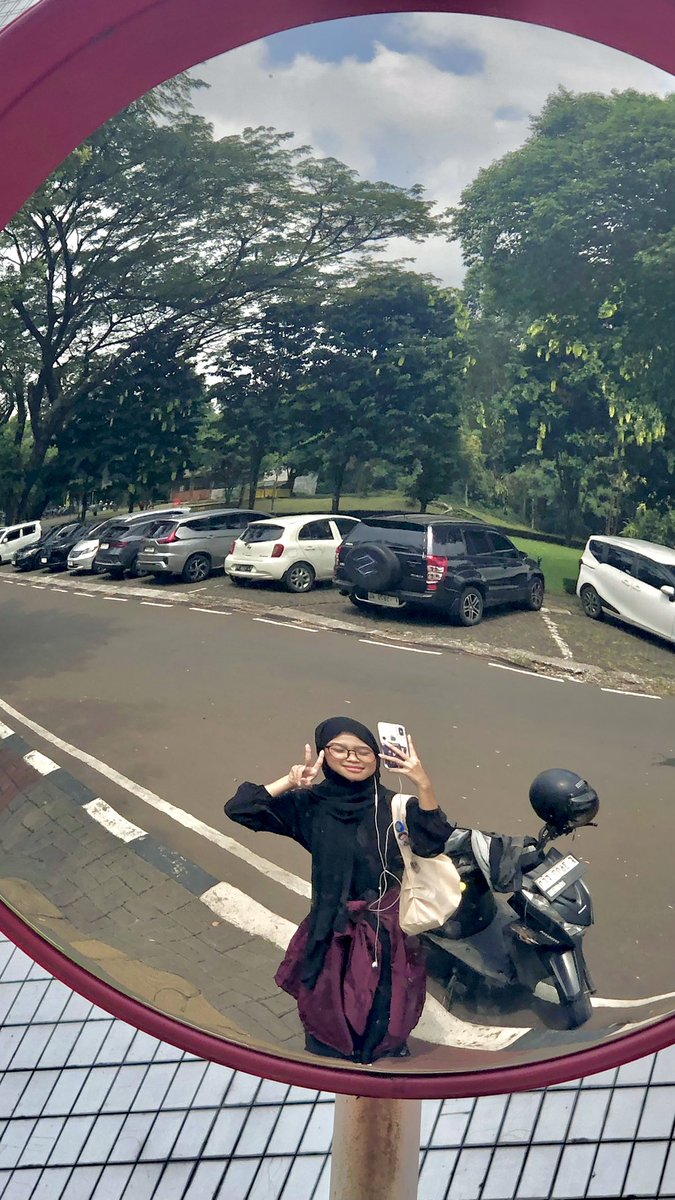 khael²⁶ mau jadi anak fisip tweet media