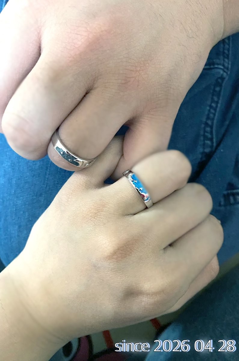 hosimithan's tweet photo. @jecica_sinngann とお揃い💍
ただのペアリングです https://t.co/JL4J91nUET