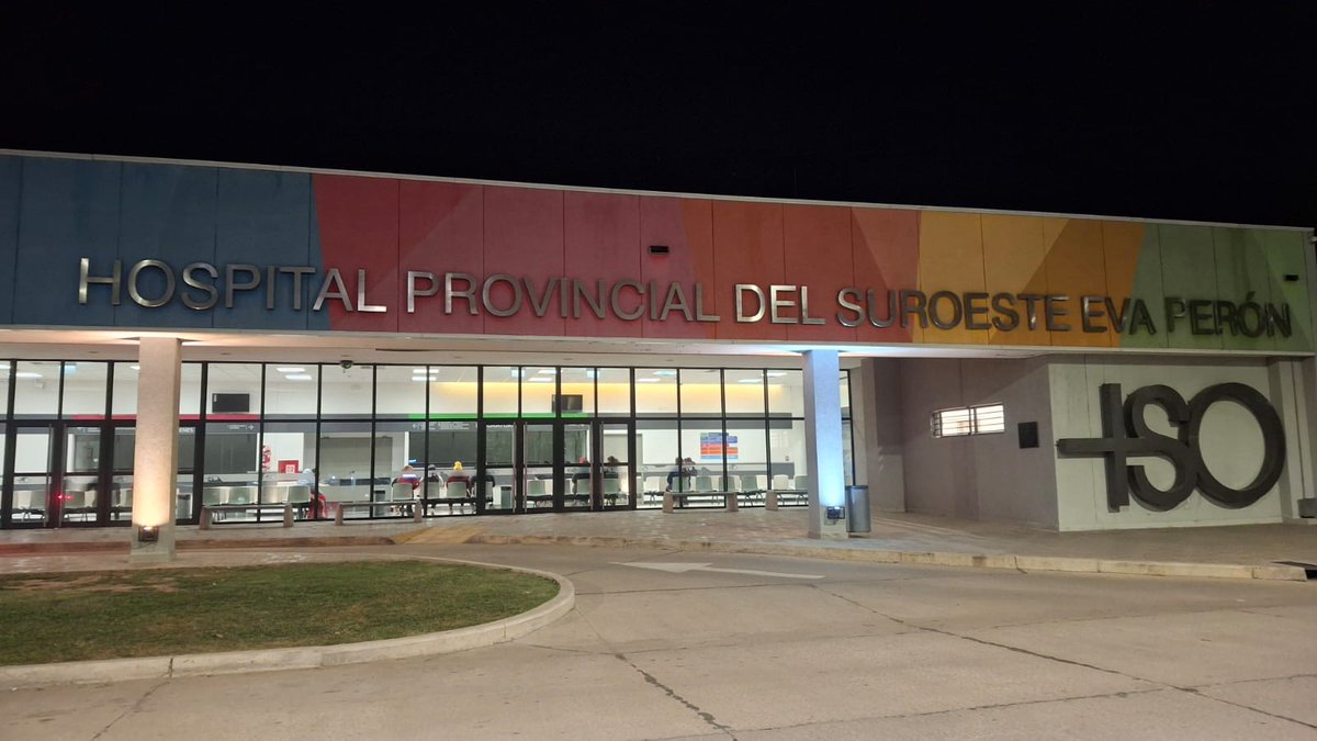 leoguevara80's tweet image. #Cordoba murió Tomas tras agonizar varios días y ahora la justicia investiga a la Policia por la situación generada dentro de una celda de la comisaria de barrio General Paz, estaba internado en el Hospital Eva Peron y la familia quiso romper los vidrios. Movil @radiomitrecba.