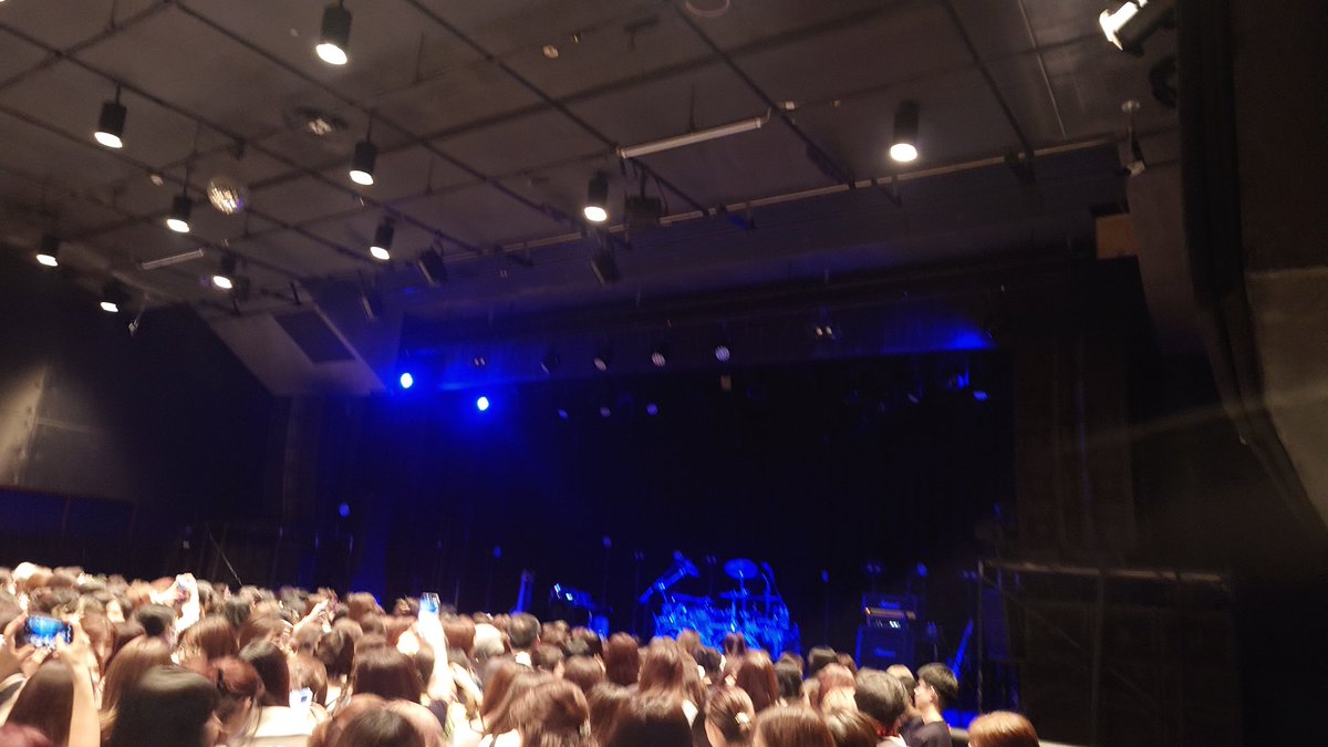 hydelove_'s tweet image. バンドボーカルの手越祐也も良かったなぁ
後半になるにつれてさらに声出てきて凄えな

Ryu.くん寡黙な感じなのに弾いてるときはめっちゃキマってるいい顔してた

意外と男がいて嬉しかったね

#TNT #TNT_DETONATION