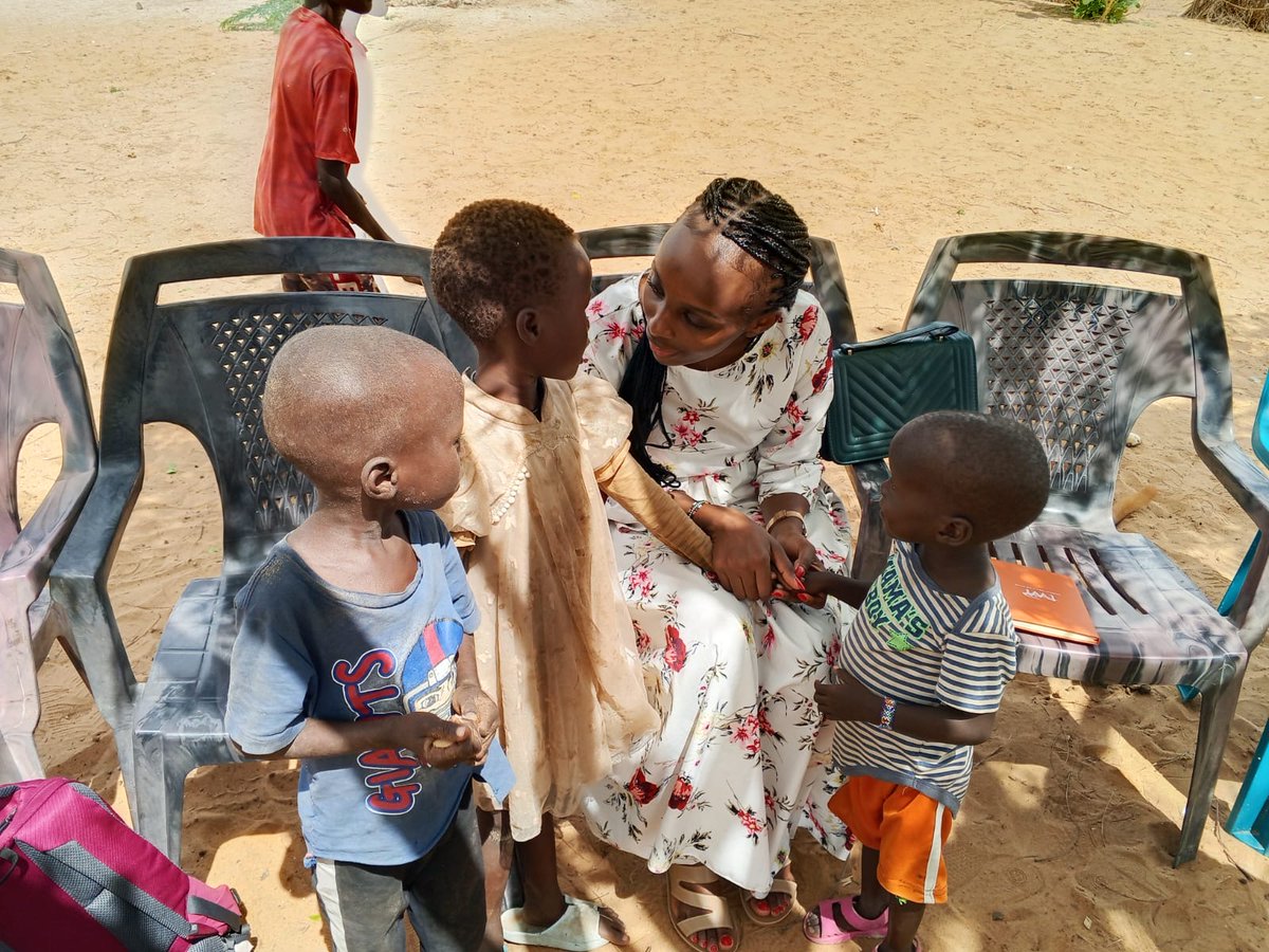 njokichege's tweet photo. (5/6) The children of Turkana absolutely warmed my heart: Cute, Clever and Curious. The highlight of my trip was answering all the questions! https://t.co/8AOOa7js8q