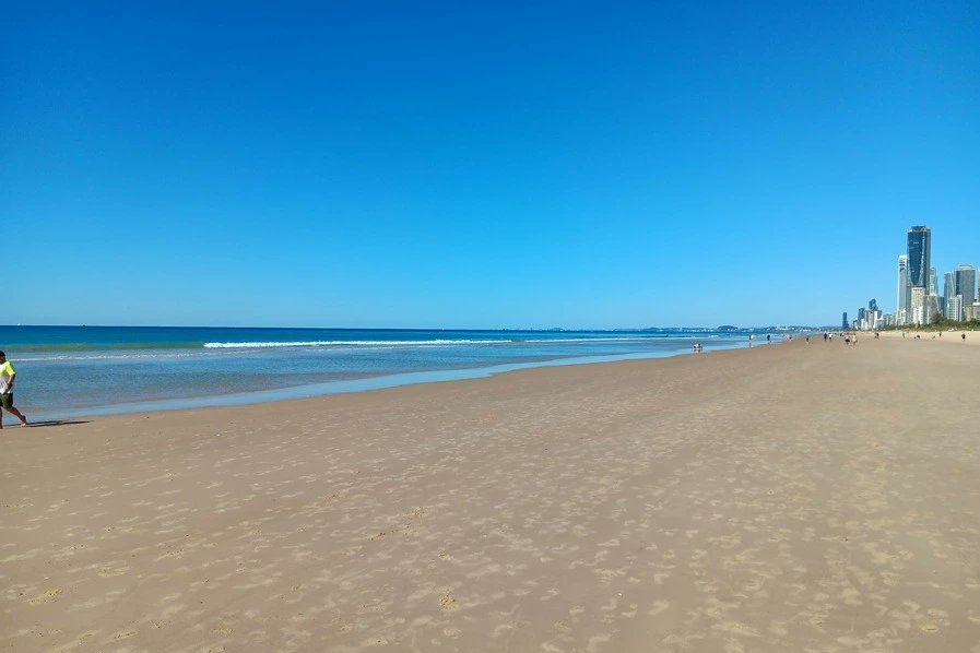 beach_scenes's tweet image. Visiting the Gold Coast? Don’t miss Main Beach!

It offers the perfect blend of surf, sunshine, and upscale vibes! 

Discover what to see, do &amp;amp; where to eat in this blog post.

#MainBeach #GoldCoast #TravelAustralia #BeachDay #HolidayVibes

beach-scenes.com/main-beach-gol…