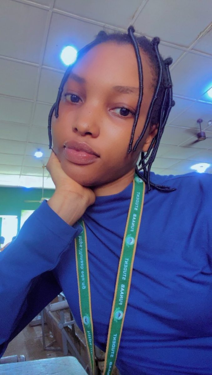 MaryJay004's tweet photo. This is me🌚 https://t.co/MUcjEr5kWq