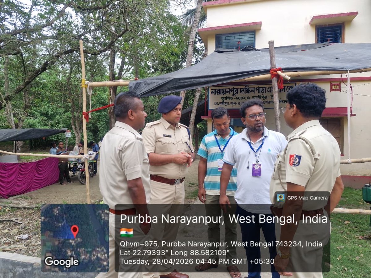 BarasatPolice's tweet image. The Additional SP (Zonal), along with the IC, Habra PS conducted a confidence-building route march and booth visit with CAPF to ensure a secure and peaceful electoral environment.

#BarasatPoliceDistrict #StayConnected #StaySafe #Barasat #WestBengalPolice4U