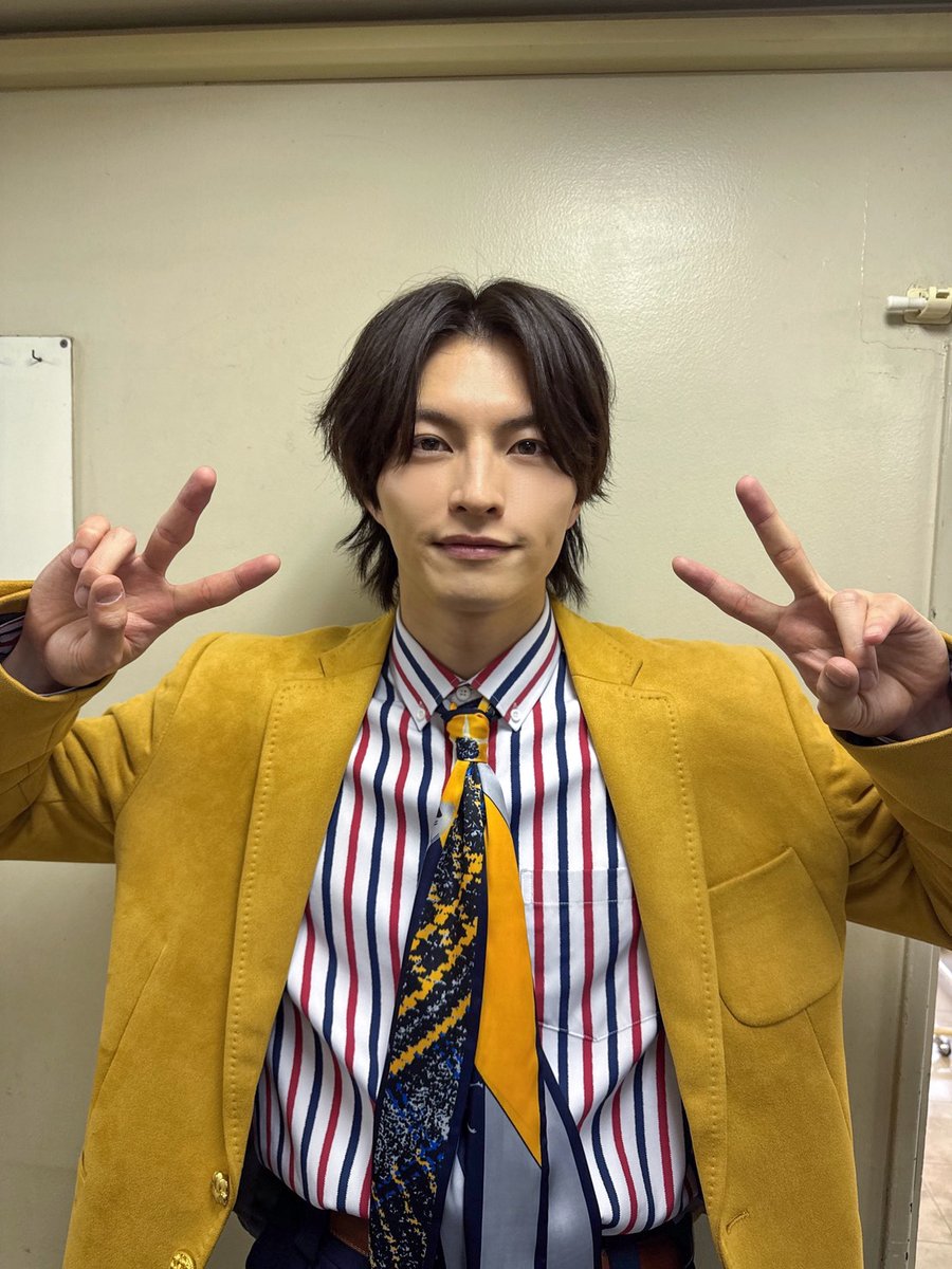 koji_trustar's tweet photo. お礼🙇

舞台『#ビショップマーダーケース』
全公演、無事に幕を下ろしました。

ご来場いただいた皆様、
あたたかいご声援をありがとうございました。

この物語の記憶が、
それぞれの中で生き続けますように…！

最後はピースで☺️✌️

#小南光司
@nanokyanon_1212 https://t.co/2CabRpMEma
