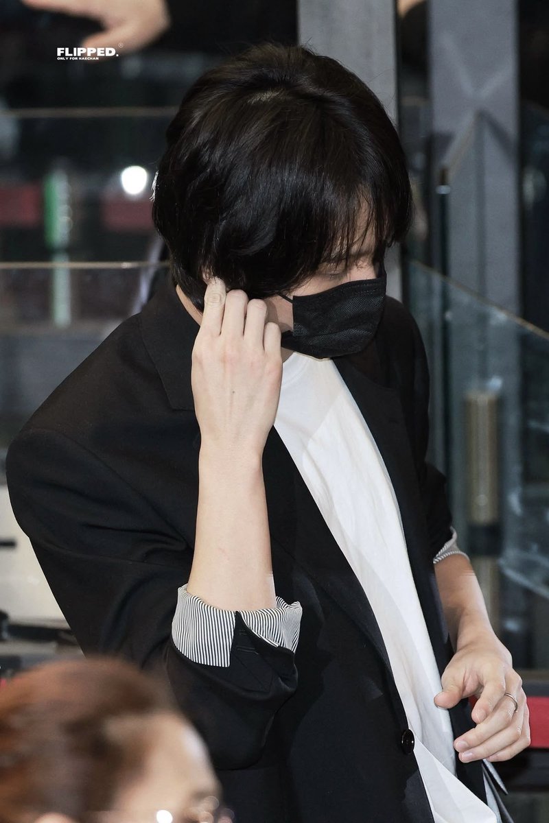 이유오 tweet media