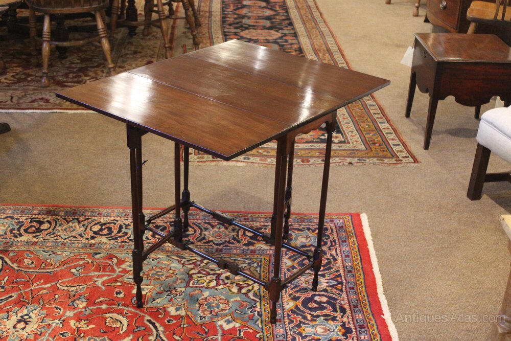 antiques_atlas's tweet image. For SALE on Antiques Atlas we have this
19thc. Mahogany “Spider Leg” Drop Leaf Table antiques-atlas.com/antique/19thc_… 
 From Piers Pisani Antiques @Pierspisani #antique #antiques #antiquefurniture #antiquetable