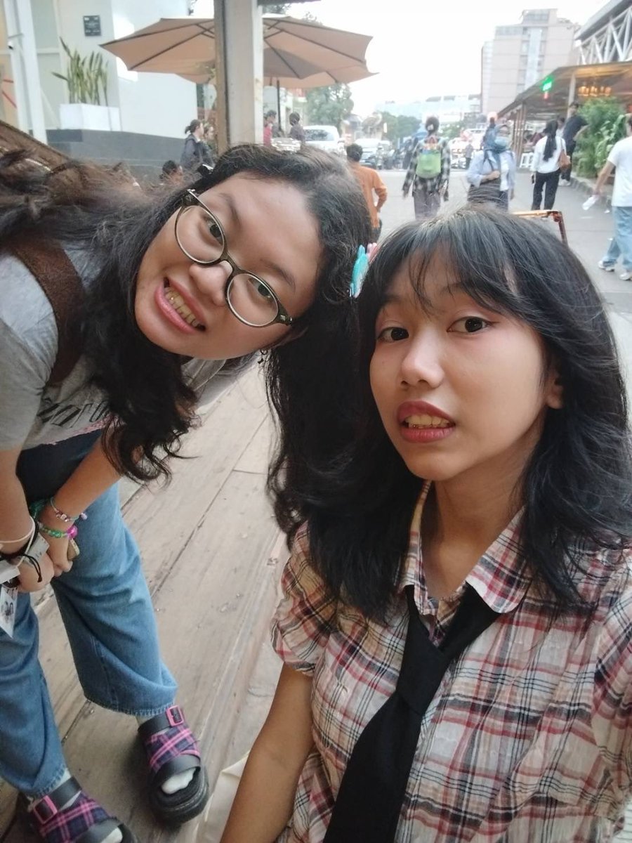 o𝚛𝚎𝚗 • k/ia tweet media