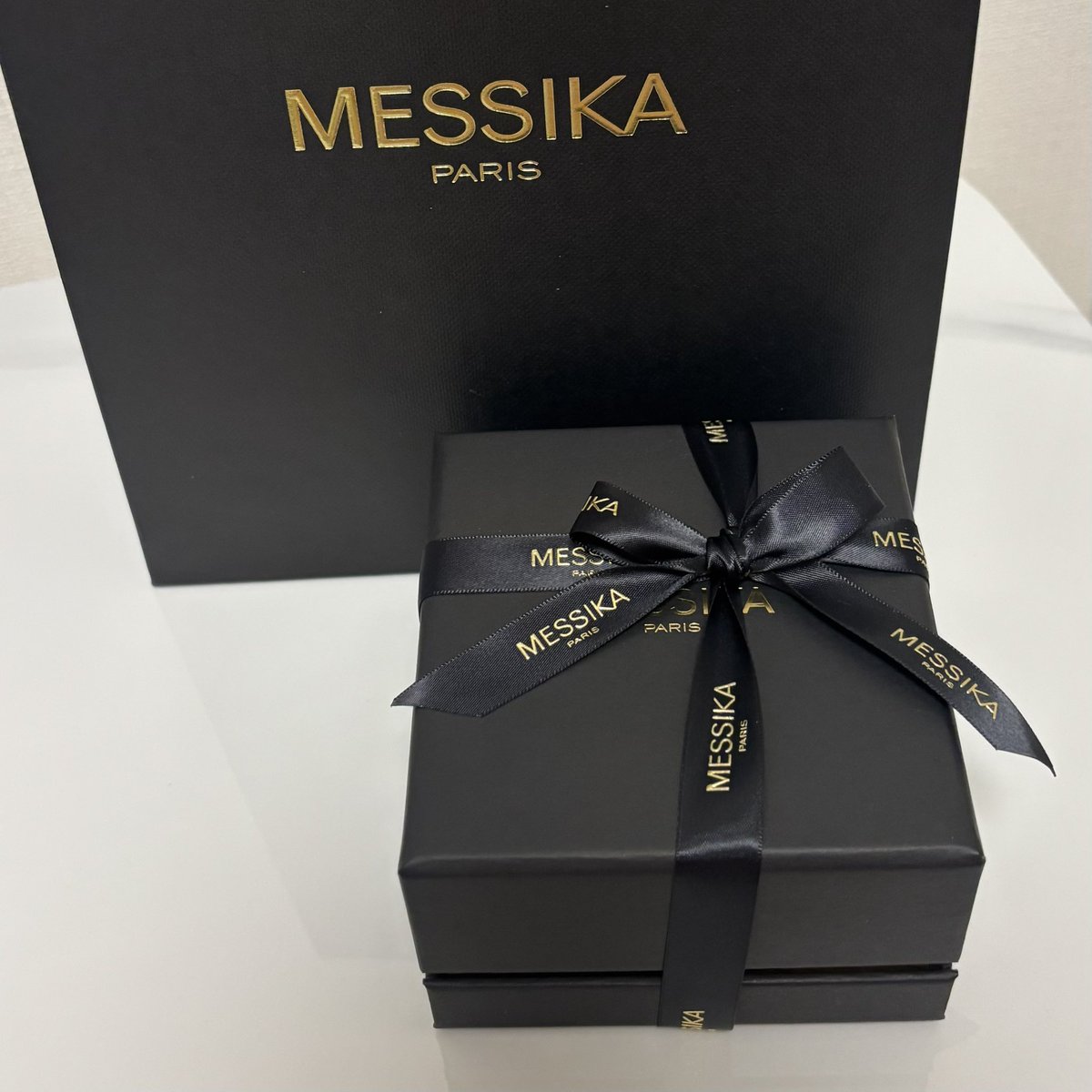 zenigebabba's tweet photo. MESSIKAデビューしたよー💎
スキンジュエリーのため今回はお披露目なしです。
VCAに慣れてると何もかもが安く感じちゃってアカン。
数ヶ月以内にフリヴォル買えたらええねんけどなー価格改定に負けてる😪 https://t.co/2k05HKtEar
