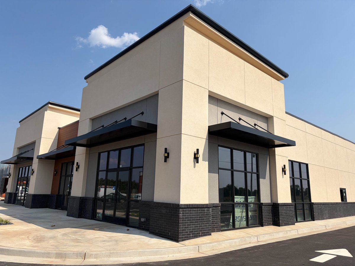 BecPurser's tweet photo. Pizza brand new to Middle GA joins The Brass Tap in new Warner Robins plaza

The pie place is known for its all-day pizza buffet

Read more at: https://t.co/wAR2lE79Mv https://t.co/9ANQrrV452