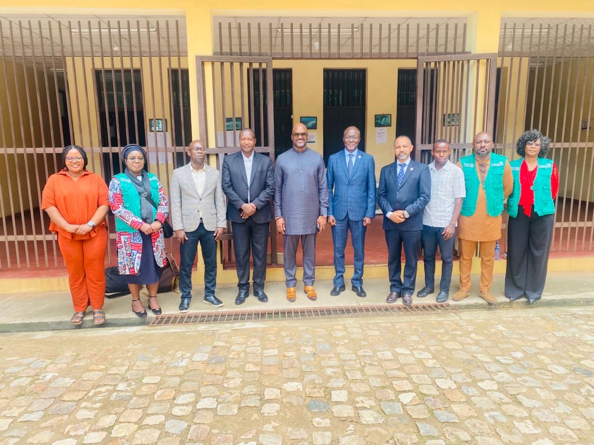 girujeanbo's tweet photo. Ce 28/04/2026, poursuite des échanges de l’équipe de @AfricaCDC avec @FAOBurundi, @oms_burundi, @UNICEF_Burundi, INSP, COUSP et ministère en charge de la santé animale, dans le cadre de l’approche une seule santé, réponse contre le choléra et investigation de la maladie inconnue. https://t.co/1KgzHFC1Dv