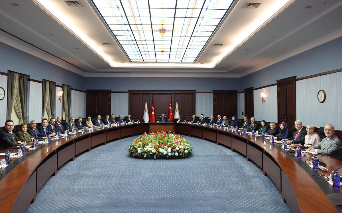 Genel Başkanımız ve Cumhurbaşkanımız Sayın <a href="/RTErdogan/">Recep Tayyip Erdoğan</a>'ın başkanlığında Merkez Yürütme Kurulu (MYK) toplantımızı gerçekleştiriyoruz.

Toplantımızın ülkemiz, milletimiz ve partimiz için hayırlara vesile olmasını diliyorum.