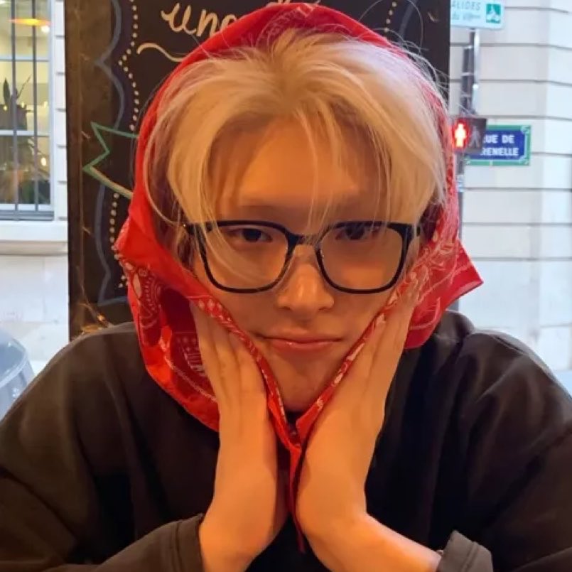 𝐴𝑙𝑖𝑐𝑒vai ver o BTS,o SKZ e a Hwasa tweet media