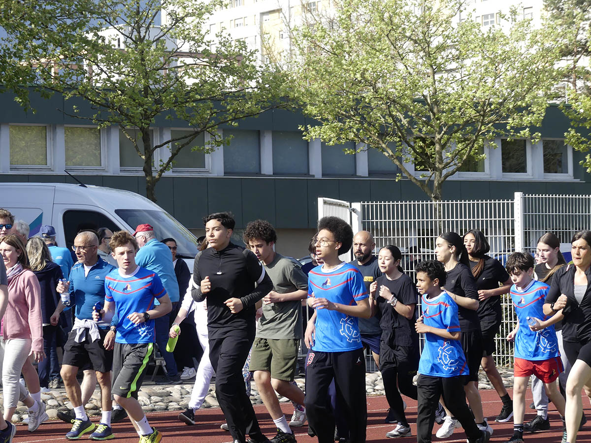 sdis68's tweet photo. 💙 Mobilisation solidaire ce dimanche 26.04 à Mulhouse aux Solid’air Tours organisés par le CRM.
L'UDSP68 était le parrain de l’édition 2026.

🚶‍♂️🏃‍♀️♿ 10 000€ récoltés au profit du restaurant « Un petit truc en plus ».
🔥 650 km parcourus par les sapeurs-pompiers du Haut-Rhin ! https://t.co/EM9owjcRBG