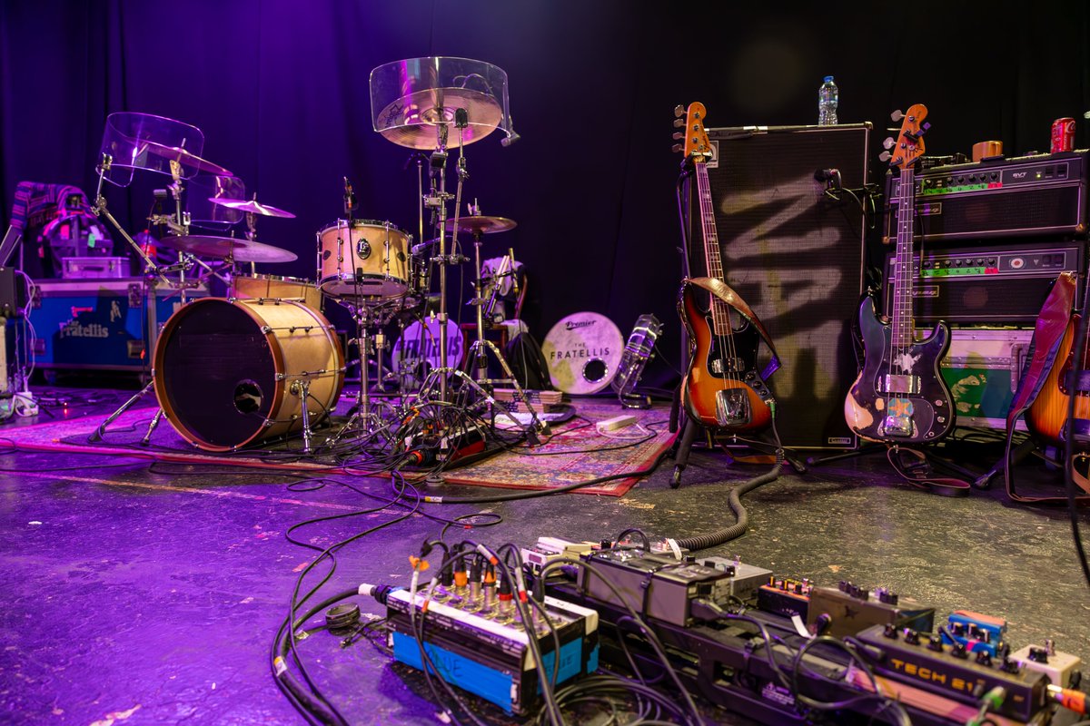 TheFratellis's tweet photo. Soon 👀

📸 @thejoeeley https://t.co/wjke19Sn19