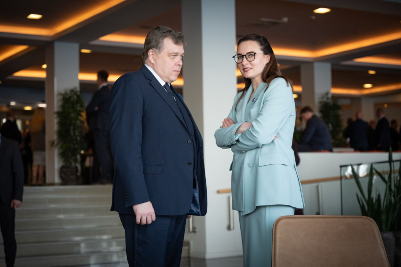 Kabmin_UA_e's tweet photo. PM Yulia Svyrydenko met with @LauriHussar , President of the Riigicogu of the Republic of Estonia, during the Three Seas Initiative Summit in Dubrovnik.
The parties had the opportunity to exchange views on issues of Ukrainian-Estonian cooperation
https://t.co/r04kFBoyzP https://t.co/XbGKPFVRRk