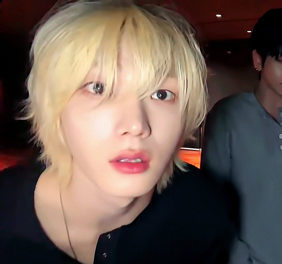 우에이 tweet media