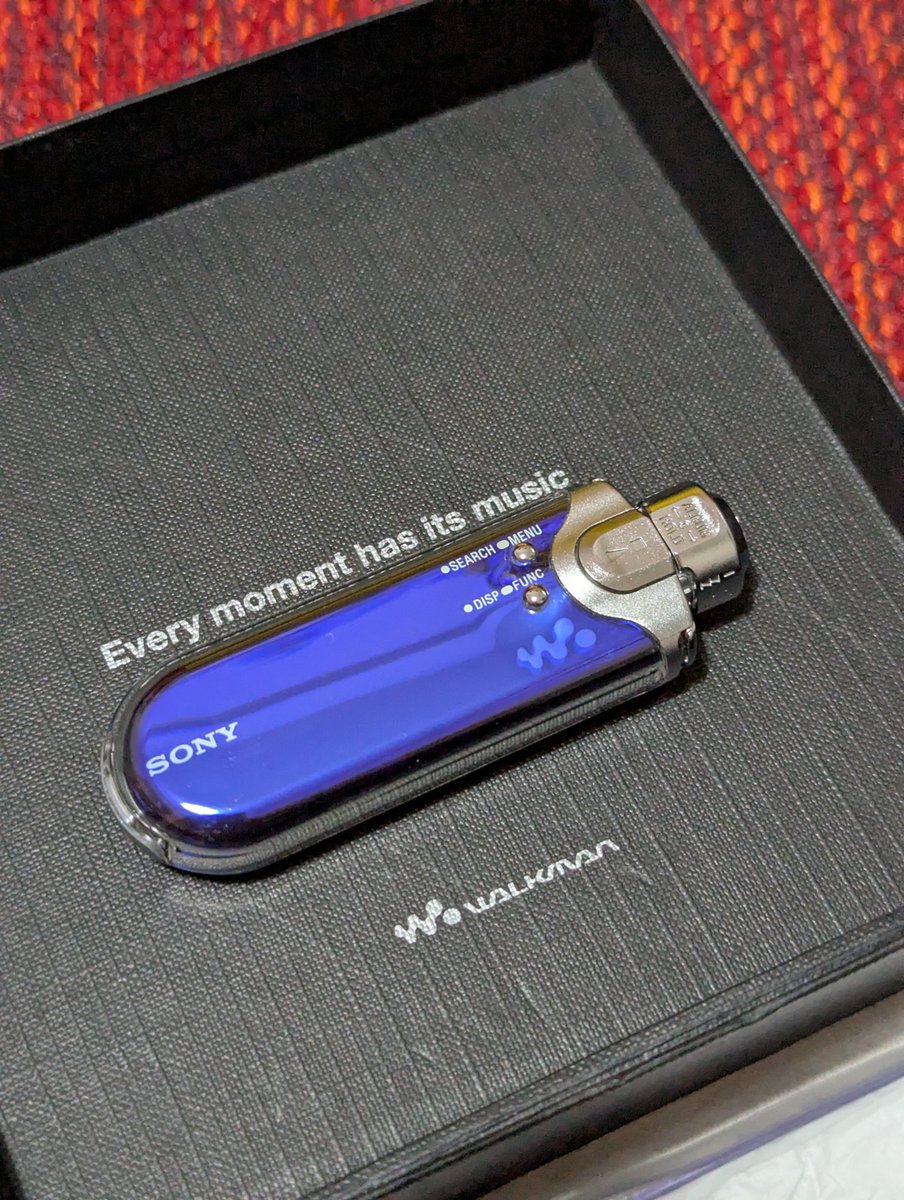 買っちゃった。walkman NW-A608 香水瓶がモチーフのモデル もう20年前