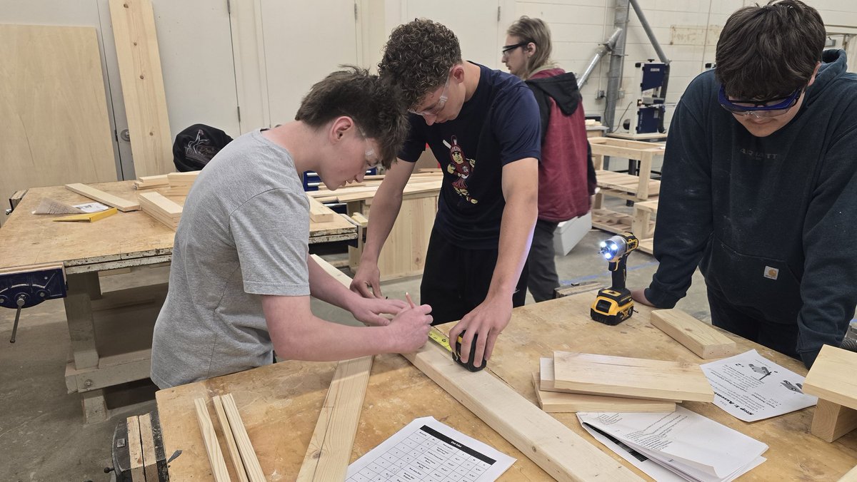 NHS_Titans's tweet image. Measure twice, cut once! Students in Mrs. Ransiear's Woods I class working in teams to complete their final projects for the semester. #teamworkmakesthedreamwork #NorrisTitans