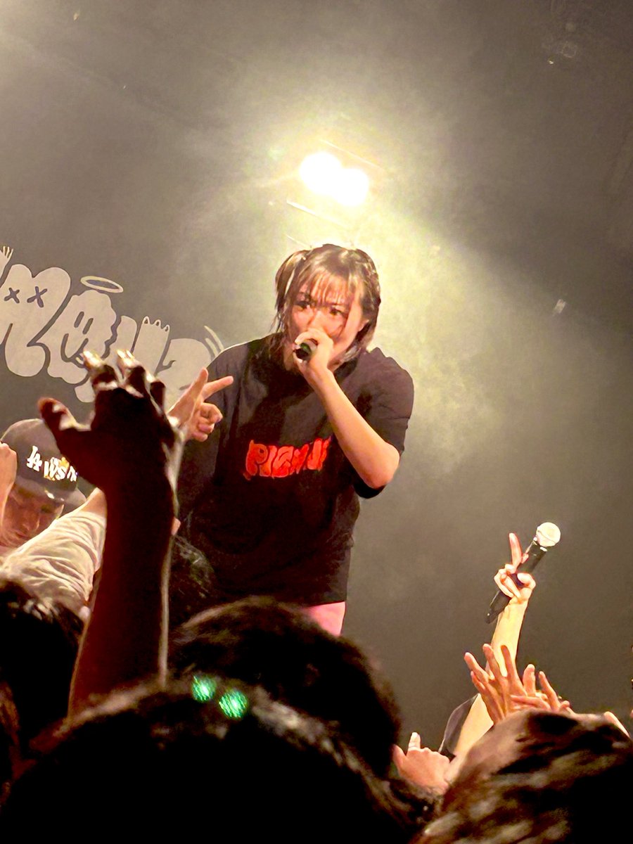 dropkick_ass's tweet photo. ツアー初日でこの熱量はさすがです!
プーちゃんがこの形を今選んだのも面白いし、この形が今どれぐらいの大きさになるかも面白いし、PIGGSほど圧倒的なプーちゃん感出してないのも面白いし、やっぱりプー・ルイさんは面白い!
#PIGMONZ #GOGOPIGMONZTOUR #代官山SPACEODD #SPACEODD https://t.co/OOsH3Yh3vg