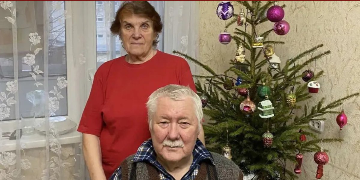 Gdy Stanisław Poczobut dowiedział się od nas przed chwilą o uwolnieniu syna, załamał mu się głos. 

"Żona siedzi obok mnie, płacze ze wzruszenia. Nie mogę jej uspokoić. Kiedy zobaczę Andrzeja, padnę przed nim na kolana". 

W lutym 2023 pan Stanisław mówił mi: "wiemy z żoną, że