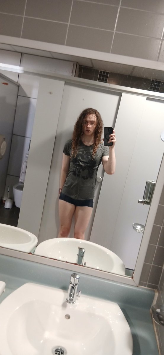 VPrns EisgnomFan 🏳️‍⚧️🐻‍❄️ tweet media