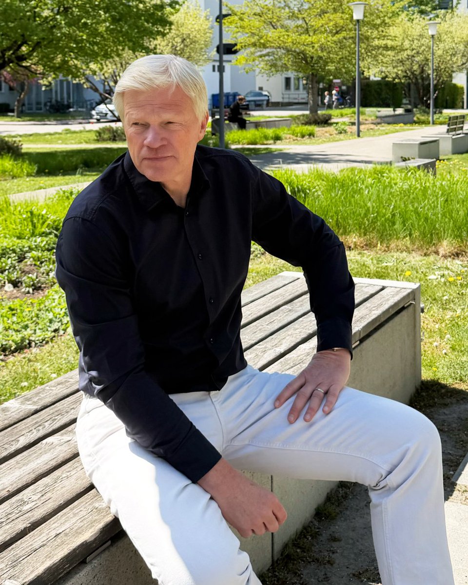Oliver Kahn tweet media