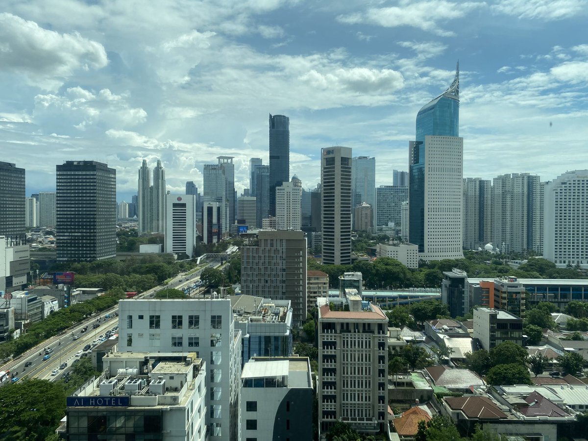 kala_senja tweet media