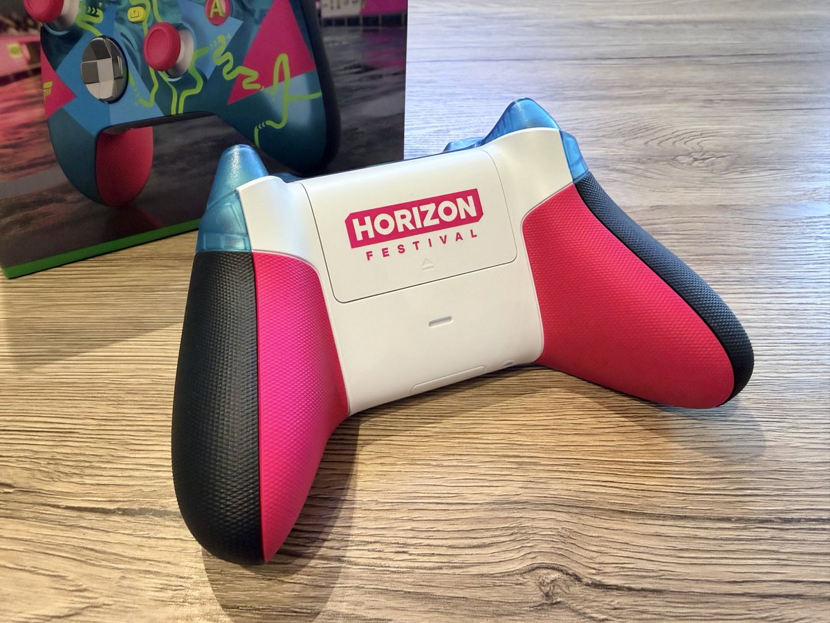 先日のイベントで頂いた「Forza Horizon 6 限定エディション Xbox